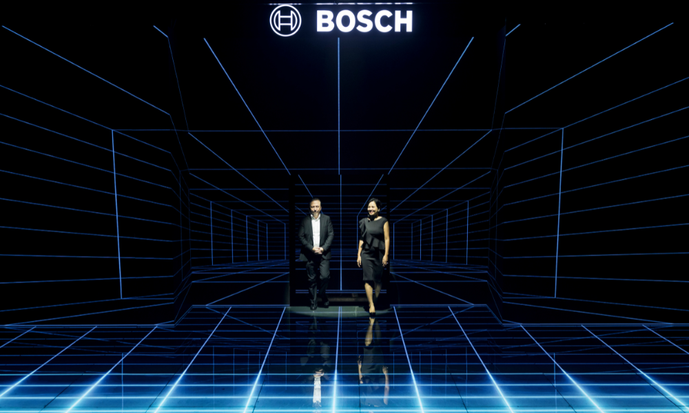 Trang trí và setup sân khấu phong cách sang trọng hiện đại